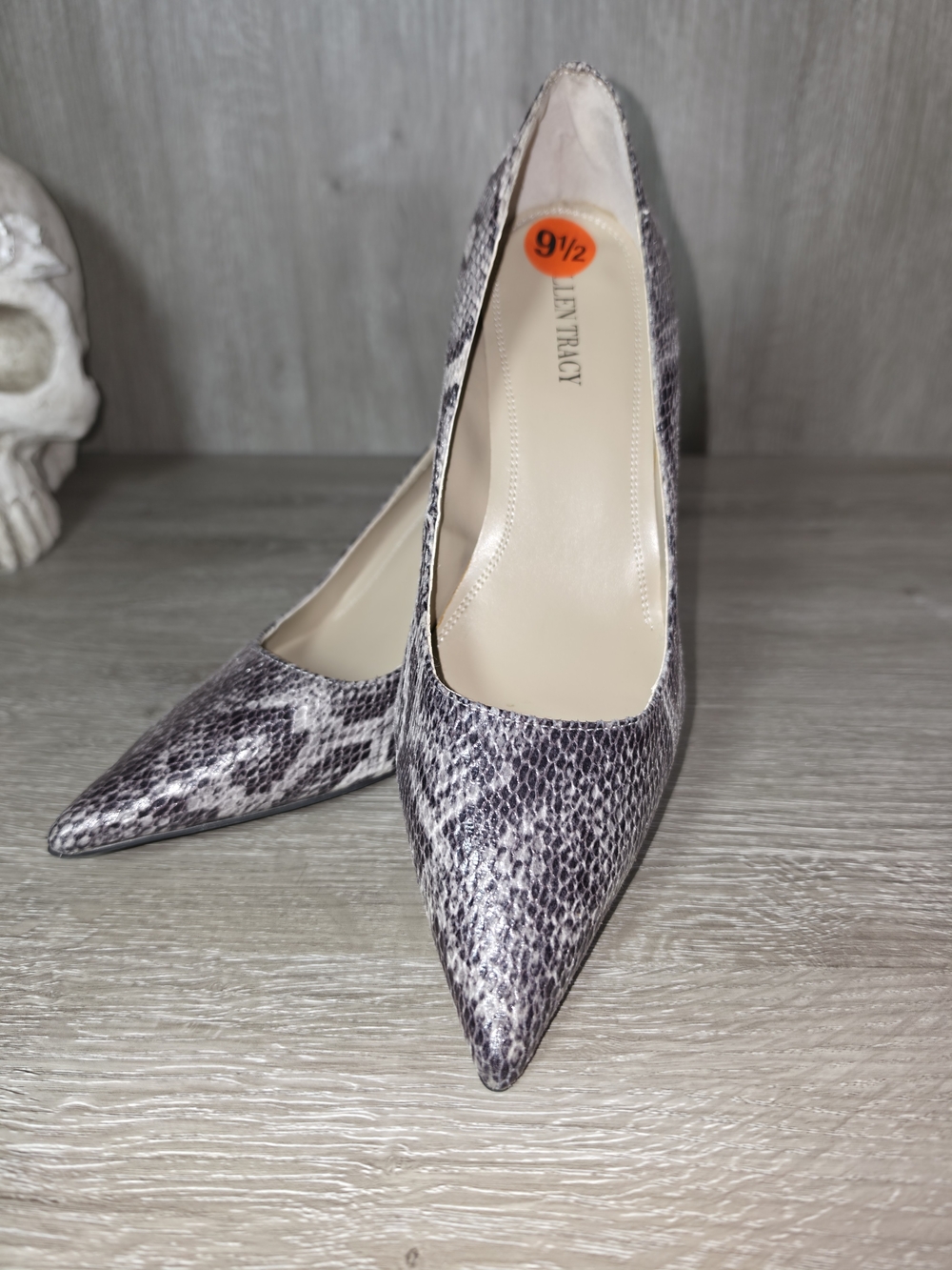 Ellen Tracy Snakeskin-Print Pointed Toe Pumps Gray & Cream Office Womens 9.5